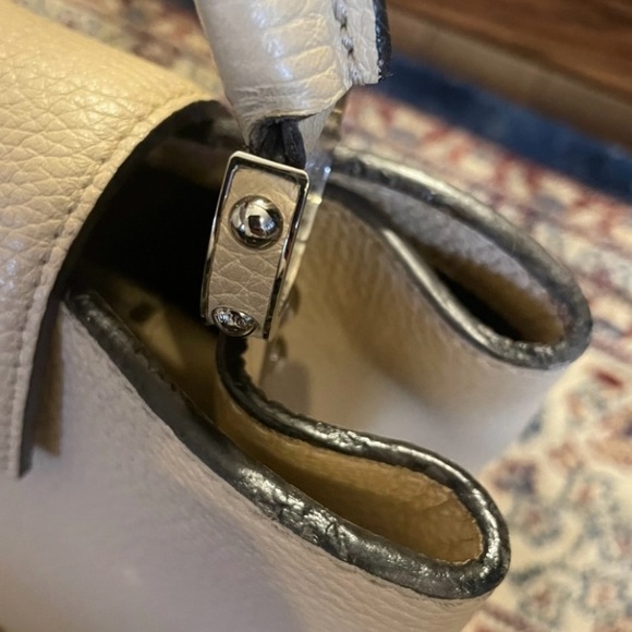 🔥SOLD 🔥 LV Capucine pebbled leather hand bag - Picture 16 of 16